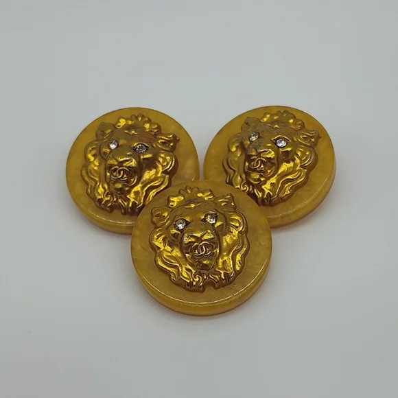CHANEL Vintage Lion Head Button Set of 3 Amber Resin CC Rhinestone 90s - Picture 1 of 5